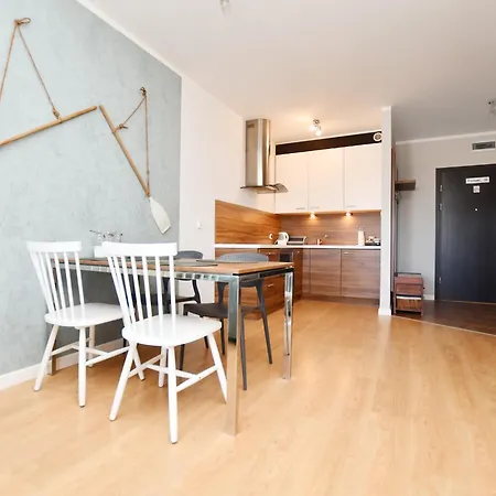 Navigator-portowa 28 *