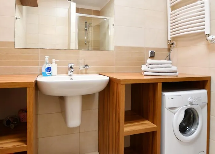 Navigator-portowa 28 *